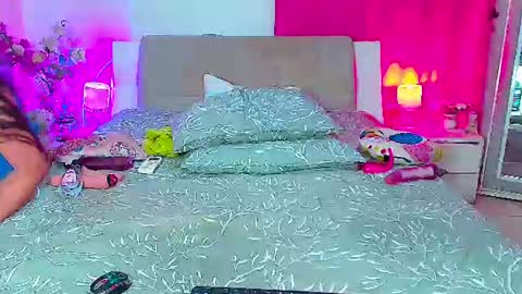Snapshot of kendra_love31 chatting on July 7, 6:47 am kendra_love31 online show from July 7, 6:47 am