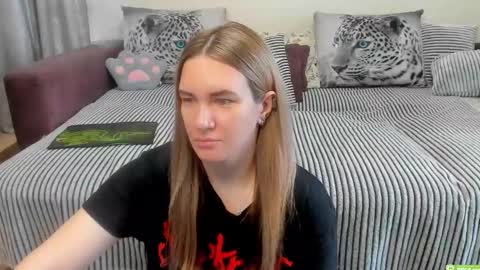 Kendra online show from May 15, 11:45 pm