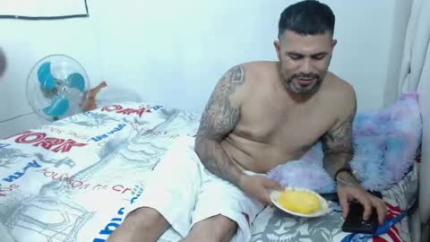 Kendra And Miller online show from April 11, 10:03 pm