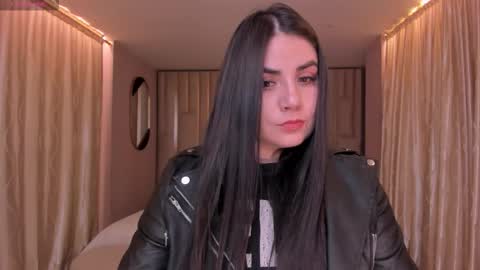 Snapshot of kendraclark_ chatting on February 25, 2:43 am K E N D R A online show from February 25, 2:43 am