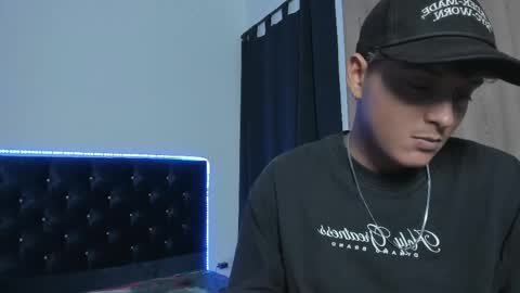 Snapshot of kenerth_taylor chatting on March 31, 3:19 am kenerth_taylor online show from March 31, 3:19 am