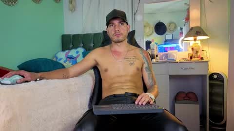 Chriss Morales online show from October 23, 1:38 am