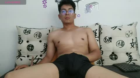 kenji_s4 online show from May 21, 3:52 pm