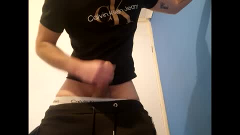 Snapshot of kennyfuckingg chatting on January 7, 1:35 pm kennyfuckingg online show from January 7, 1:35 pm