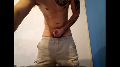 Snapshot of kennyfuckingg chatting on January 9, 9:48 am kennyfuckingg online show from January 9, 9:48 am