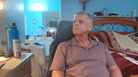 Snapshot of kent_ham chatting on June 26, 2:05 am kent_ham online show from June 26, 2:05 am