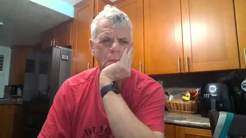 Snapshot of kent_ham chatting on June 28, 9:15 am kent_ham online show from June 28, 9:15 am