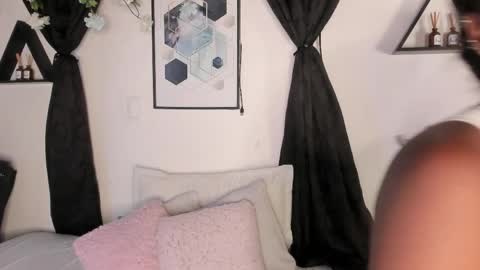 KENTHA  online show from April 9, 10:20 am