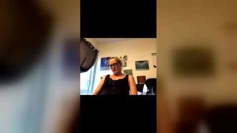 Snapshot of keroseneangel chatting on January 18, 10:57 pm KeroseneAngel online show from January 18, 10:57 pm