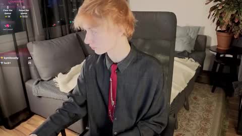 Snapshot of kessy_white chatting on March 10, 8:14 pm Kessy online show from March 10, 8:14 pm