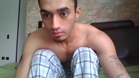 Snapshot of kevin777623 chatting on July 8, 1:37 pm kevin777623 online show from July 8, 1:37 pm