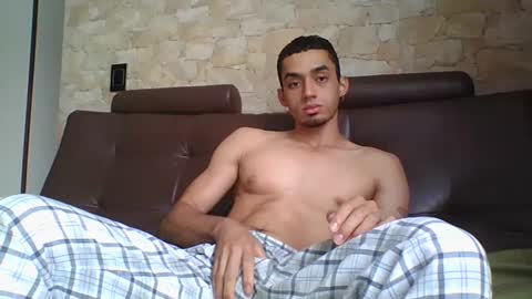 Snapshot of kevin777623 chatting on July 9, 1:48 pm kevin777623 online show from July 9, 1:48 pm