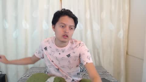 Snapshot of kevin_charless chatting on February 2, 11:09 am Kevin online show from February 2, 11:09 am