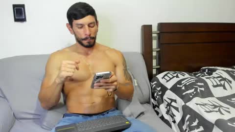 kevin_malone22 online show from May 26, 2:40 am