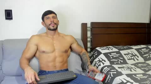 kevin_malone22 online show from June 8, 9:26 pm