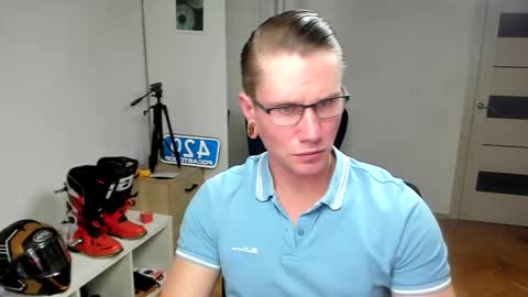 Kev online show from October 19, 1:23 pm