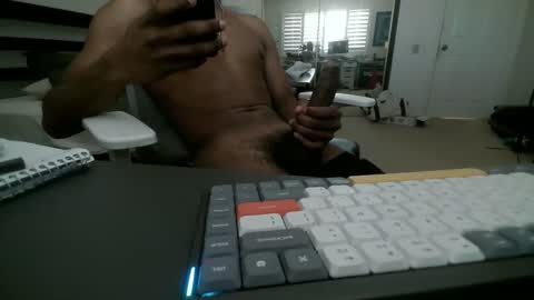 Snapshot of kevinlang97 chatting on April 5, 9:01 pm kevinlang97 online show from April 5, 9:01 pm