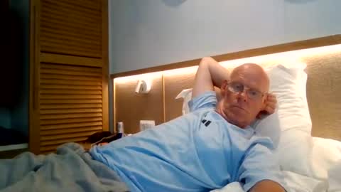 kevlooking4sez online show from August 4, 5:26 pm