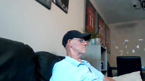 kevlooking4sez online show from August 8, 6:32 pm