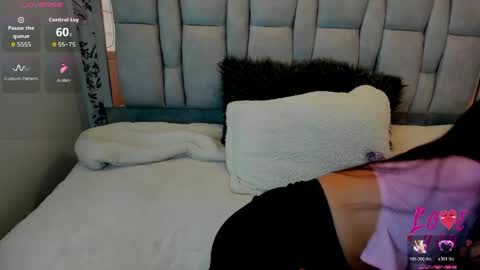 KEYLA BRUNETTE online show from April 25, 9:01 pm