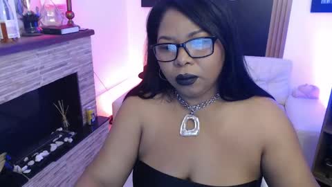 Snapshot of keylathomson chatting on June 6, 10:31 am Keyla online show from June 6, 10:31 am