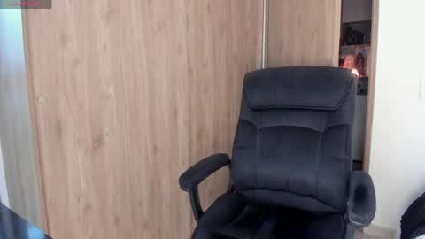 Laura online show from April 6, 1:14 am