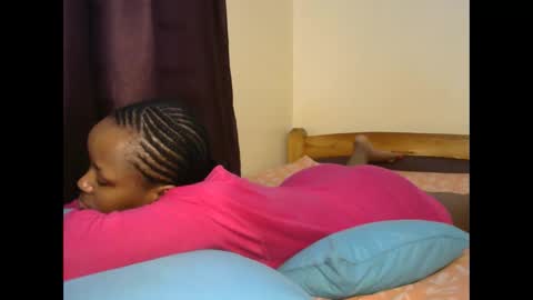 Snapshot of khalidnatasha chatting on December 18, 6:41 am khalidnatasha online show from December 18, 6:41 am