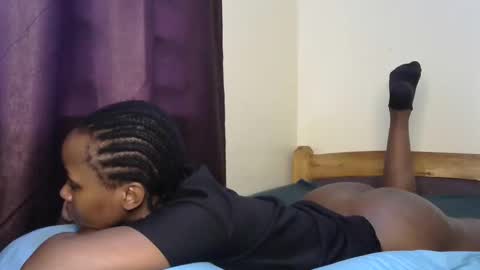 Snapshot of khalidnatasha chatting on March 6, 9:17 am khalidnatasha online show from March 6, 9:17 am