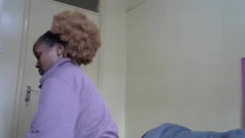 Snapshot of khalidnatasha chatting on March 26, 8:42 am khalidnatasha online show from March 26, 8:42 am