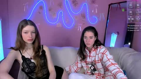 khloebeauty online show from April 15, 7:32 pm