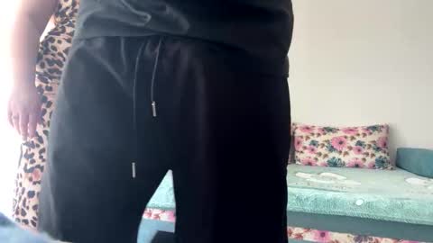 khloekross online show from February 25, 12:48 pm