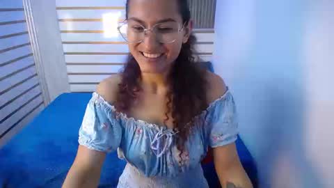 kiara valmont online show from March 14, 11:10 pm