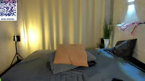 Kiki online show from May 14, 1:01 am