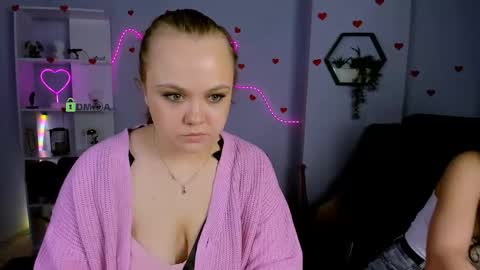 kiki_swan online show from June 8, 7:14 pm