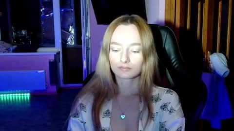 Mika and Miranda online show from March 25, 6:58 pm