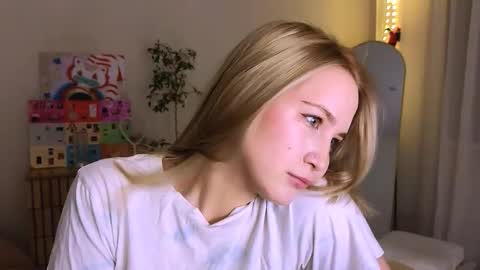 Snapshot of kikikarma chatting on February 19, 6:26 pm kikikarma online show from February 19, 6:26 pm