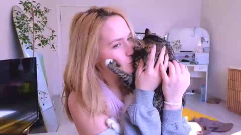 Snapshot of kikikarma chatting on March 24, 12:21 pm kikikarma online show from March 24, 12:21 pm