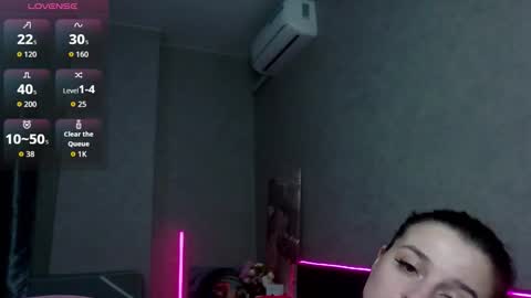 Kiki online show from March 22, 4:10 pm