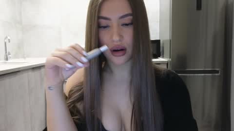 EvaAnna online show from February 4, 3:15 pm