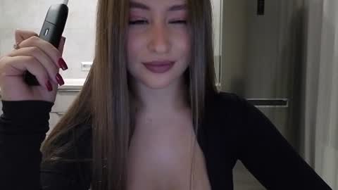 Snapshot of killer__girls chatting on June 8, 3:45 pm EvaAnna online show from June 8, 3:45 pm