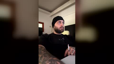 killerbeexxx online show from May 11, 8:53 am