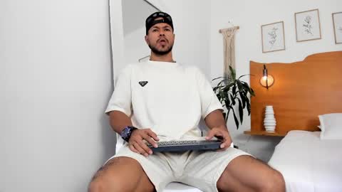 Kilua Muscle guy online show from April 2, 7:11 pm