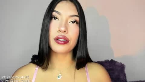 kim_mouth17 online show from April 12, 11:54 pm