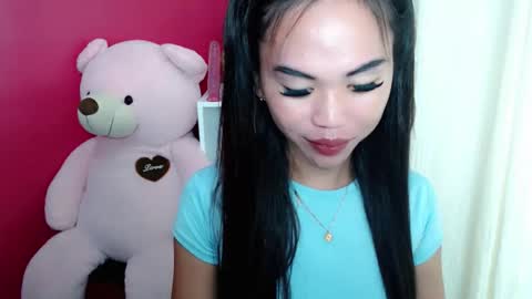 Snapshot of kimberly_tart chatting on March 27, 11:04 pm Kimberly online show from March 27, 11:04 pm