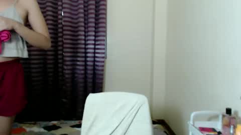 kimchie_21 online show from October 21, 2:56 am