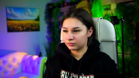 kimclarks online show from February 9, 3:49 pm