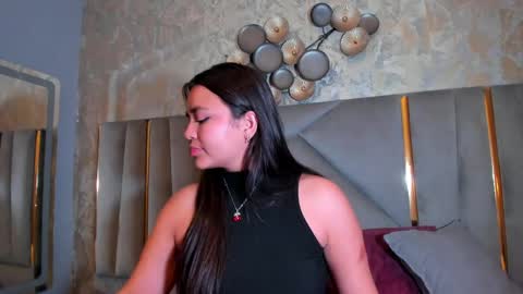 Snapshot of kimdevinne chatting on June 4, 2:39 am KIM online show from June 4, 2:39 am