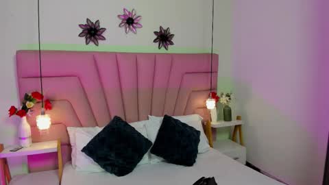 kimluna1 online show from February 4, 3:12 am