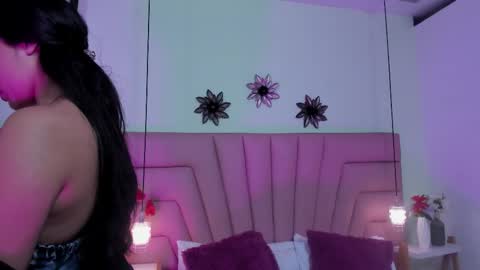 kimluna1 online show from February 16, 3:35 am