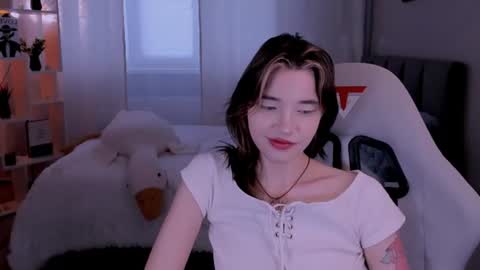 kimm wong online show from June 12, 3:49 am
